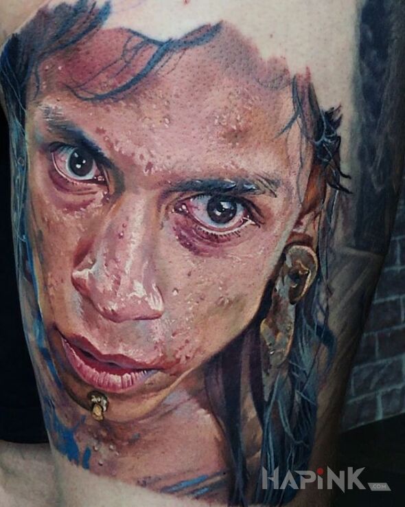 Tattoo Tubylec niczym żywy in 3D motif and realistic style on the leg