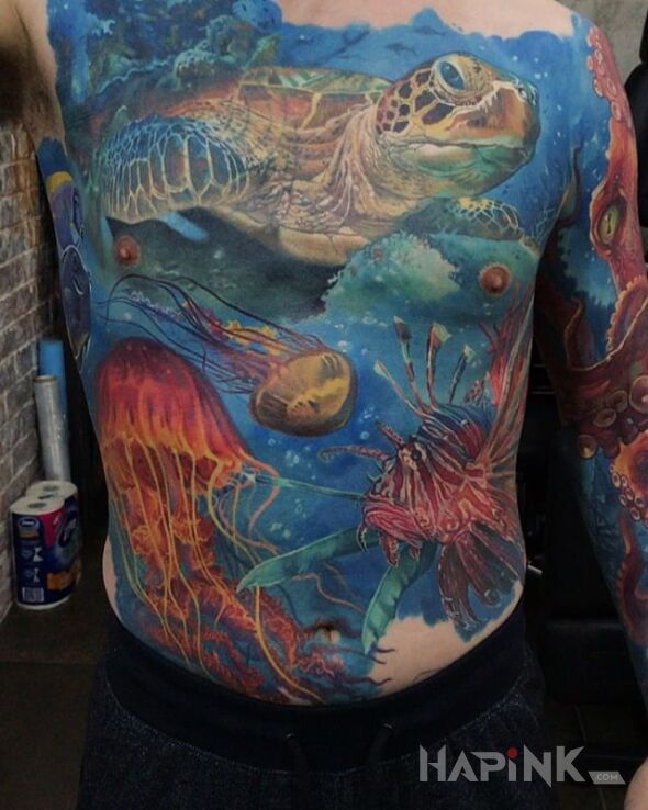 Tattoo Życie podwodne in animals motif and realistic style on the stomach