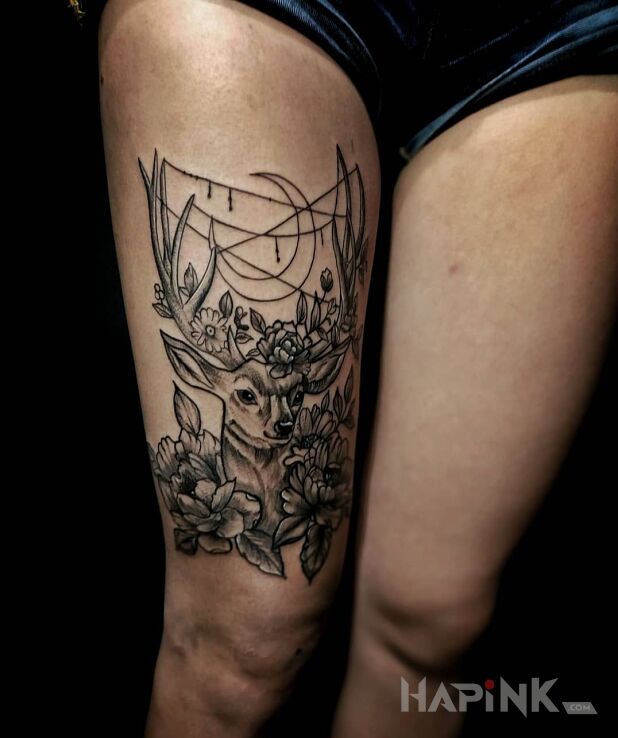 Tattoo Jelonek in animals motif and graphic / illustrative style on the leg
