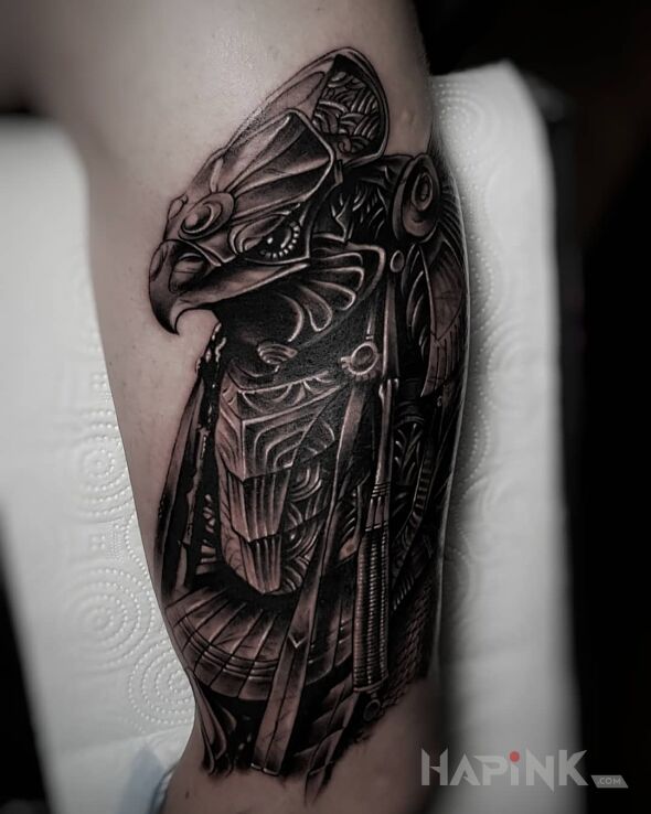 Tattoo Mechaniczny ptak in black and gray motif and graphic / illustrative style on the leg