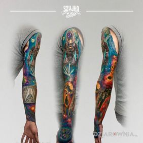 Tatuaż Kolorowy kosmos ? na ramieniu motyw: kosmos styl: realistyczne
