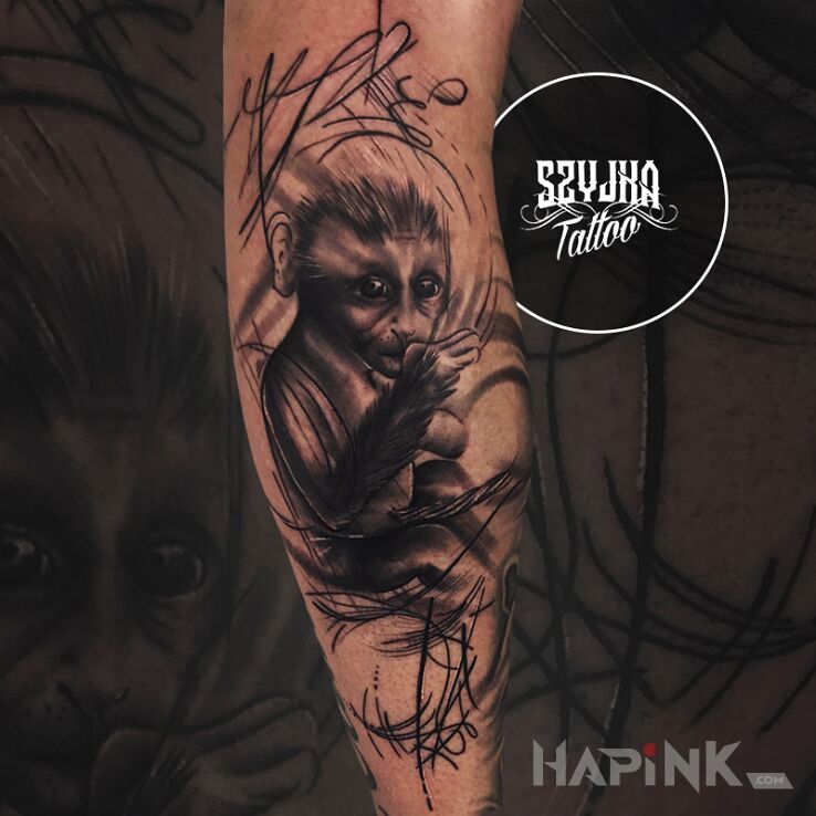 Tattoo Abstrakcja, embrion dziecka połączony z małpą. Tattoo na Mistyku. in animals motif and sketch style on the calf
