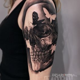 Tatuaż Czacha na ramieniu motyw: 3D styl: realistyczne