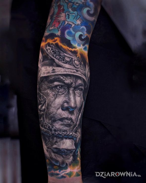 Tatuaż japoński wojak w motywie kolorowe i stylu realistyczne na przedramieniu