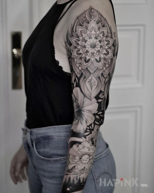 Tattoo Rękaw z kwiatami in sleeves motif and graphic / illustrative style on the forearm