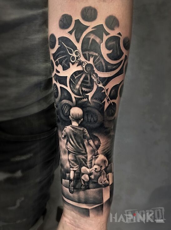 Tattoo Chłopak z misiem, dzieciństwo, przemijanie czasu in characters motif and realistic style on the forearm