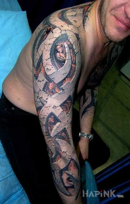 Tattoo Tribal 3D in sleeves motif and tribal style on the forearm