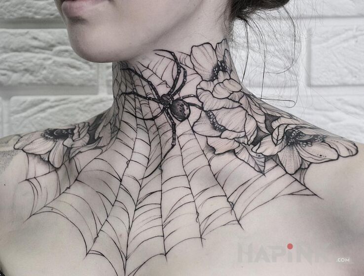 Tattoo Pajęczynka i pająk in flowers motif and graphic / illustrative style on the neck