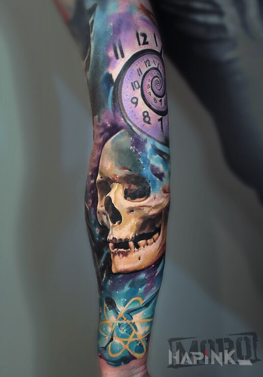 Tattoo Kolorowy rękaw, czaszka/zegar in 3D motif and realistic style on the forearm
