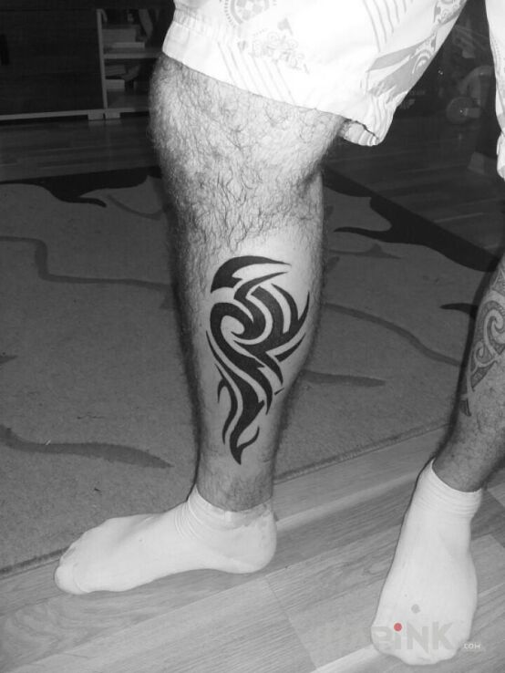 Tattoo Coś sprzed 4 miesięcy in tribal style on the calf