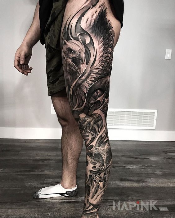 Tattoo Epicki orzeł in legsleeves motif and realistic style on the calf