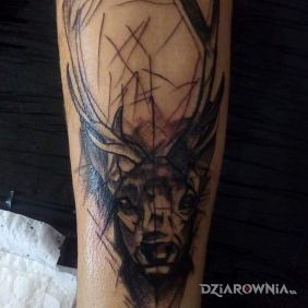 Tatuaż Jeleń na przedramieniu motyw: czarno-szare styl: szkic