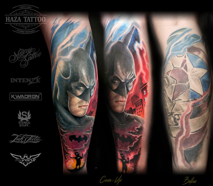 Tatuaż Batman pokonał Kapitana Amerykę w motywie 3D i stylu realistyczne na łydce
