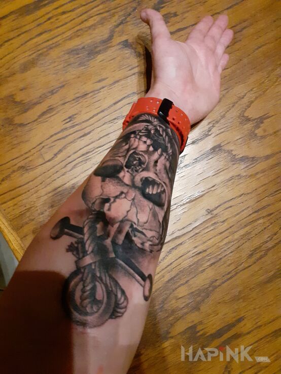 Tattoo Czaszka in 3D motif and realistic style on the forearm