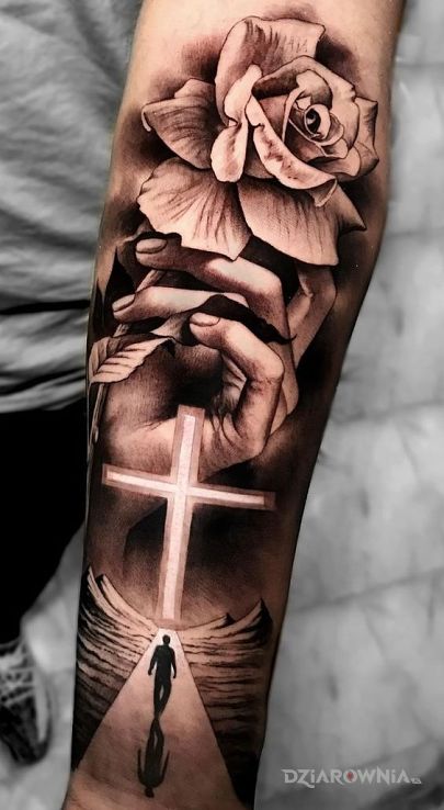 Tatuaż wiara w motywie 3D i stylu realistyczne na przedramieniu