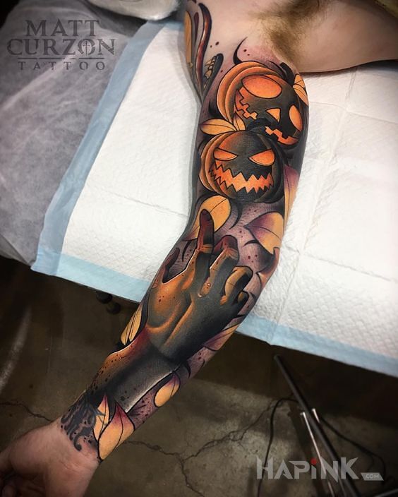 Tattoo Złe dynie in sleeves motif and neo-traditional style on the forearm