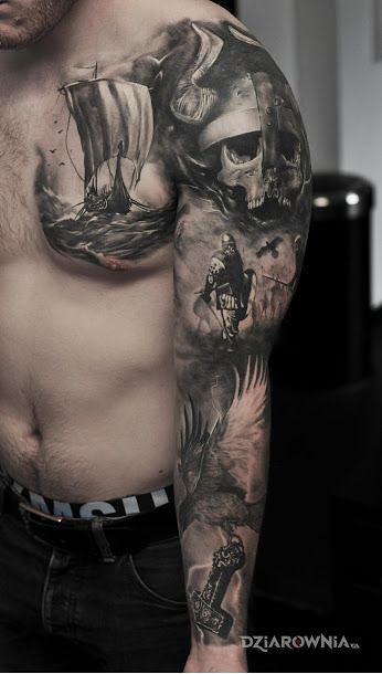 Tatuaż podróże wikingów w motywie rękawy i stylu realistyczne na przedramieniu