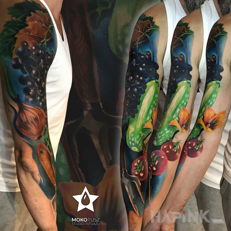 Tattoo Świeże warzywa i owoce cały rok :D in sleeves motif and realistic style on the upper arm
