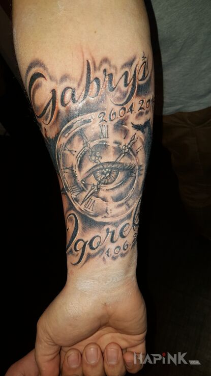 Tattoo Imiona i daty dzieci in lettering motif and realistic style on the forearm