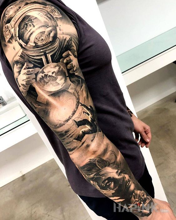 Tattoo Rękaw z kosmicznymi przygodami in cosmos motif and realistic style on the upper arm