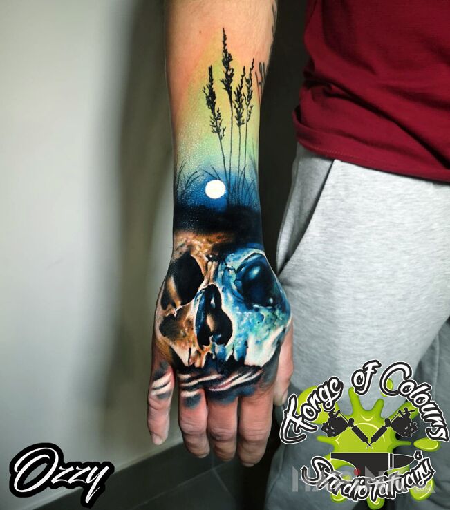 Tattoo Czaszka in 3D motif and realistic style on the forearm