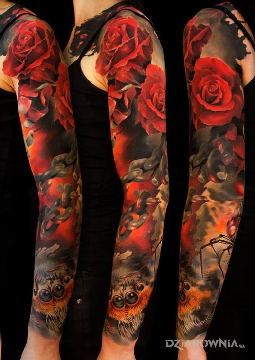 Tatuaż czerwone róże w motywie rękawy na ramieniu