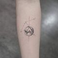 Wycena tatuażu - Wycena maleństwa - planeta i geometria