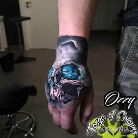Tatuaż Czaszka na dłoni na dłoni motyw: 3D styl: realistyczne