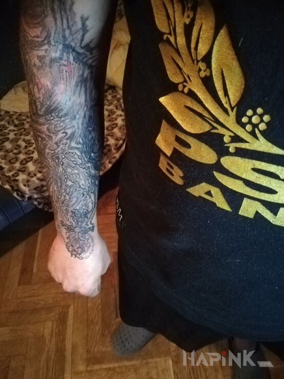 Tattoo ????????? I jak in skulls motif on the wrist