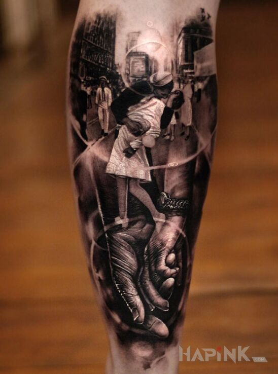 Tattoo Marynarz i pielęgniarka in characters motif on the calf