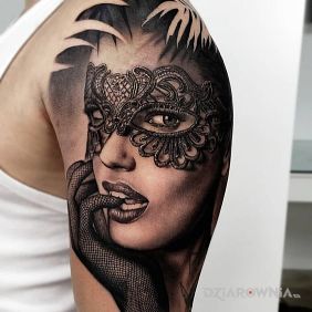 Tatuaż Realistyczny portret dziewczyny na ramieniu motyw: 3D styl: realistyczne