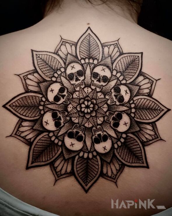 Tattoo Mandala inaczej in mandalas motif and graphic / illustrative style on the back