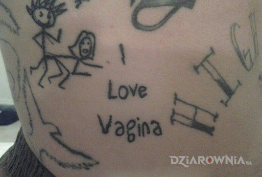 Tatuaż i love vagina w motywie pozostałe na żebrach