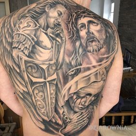 Tatuaż Moja święta trójca na plecach motyw: religijne styl: realistyczne