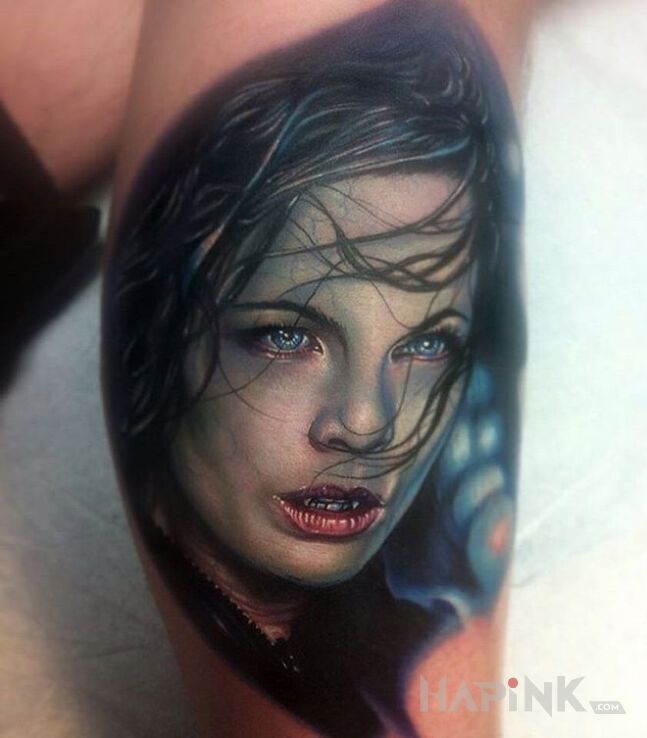 Tattoo Underwolrd Evolution in characters motif on the leg