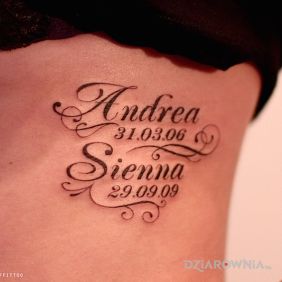 Tatuaż Andrea x Sienna na żebrach motyw: napisy