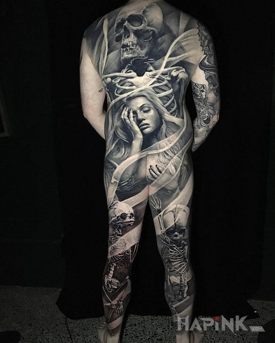 Tattoo Monumentalny tatuaż in dark motif and realistic style on the buttocks