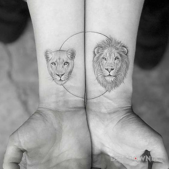 Tatuaż lew  lwica w motywie miłosne i stylu realistyczne na przedramieniu