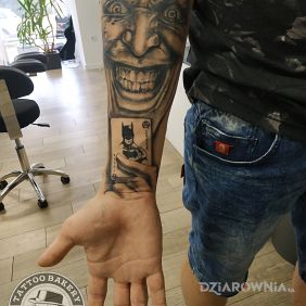 Tatuaż Joker na przedramieniu motyw: postacie styl: realistyczne