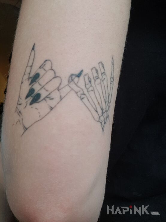 Tattoo Palce in other motif and contour / linework style on the upper arm