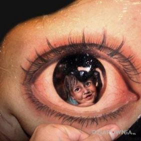 Tatuaż Realistyczne oko na łopatkach motyw: 3D