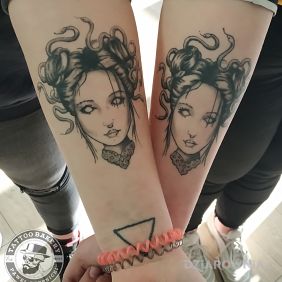 Tatuaż Meduzy na przedramieniu motyw: twarze styl: graficzne / ilustracyjne