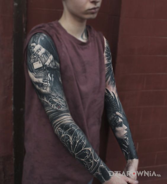 Tatuaż dwa świetne rękawy w motywie witraże i stylu realistyczne na przedramieniu
