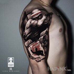 Tattoo Poland Fighting on the upper arm motif: war style: realistic