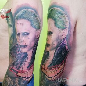 Tattoo There is no need to prtzed this gentleman :-) on the upper arm motif: faces style: realistic