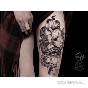 Tatuaż Kompozycja dla kobiet. na nodze motyw: zwierzęta styl: graficzne / ilustracyjne