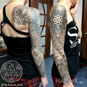 Tattoo Mandala Sleeve :-) on the shoulder blades motif: mandalas style: geometric