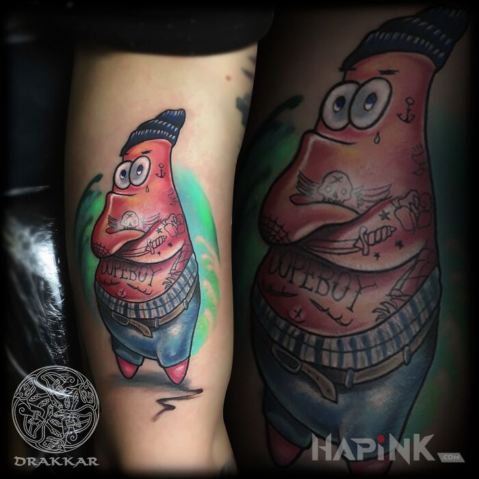 Tattoo Patryk Rozgwiazda in characters motif and cartoon / comic book style on the upper arm