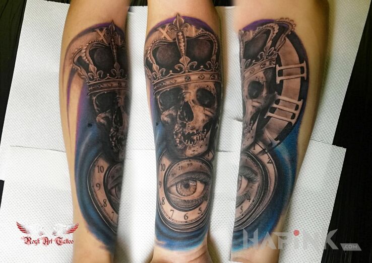 Tattoo Czaszka in 3D motif and realistic style on the forearm