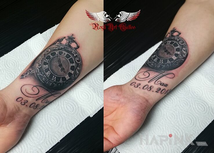 Tattoo Zegarek in black and gray motif and realistic style on the forearm